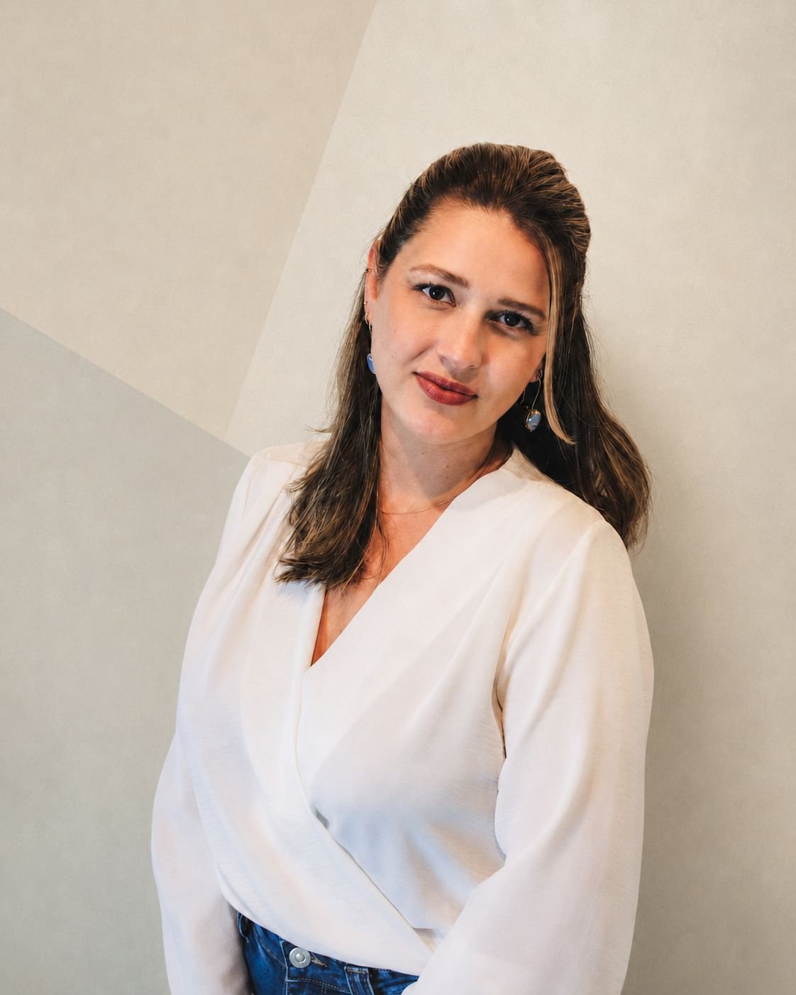 Retrato de Vera Mizrahi, psicóloga e doutora em saúde pública.